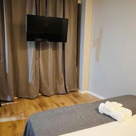 Daire Apartamento T0- 2d Perfeito Para 2. *